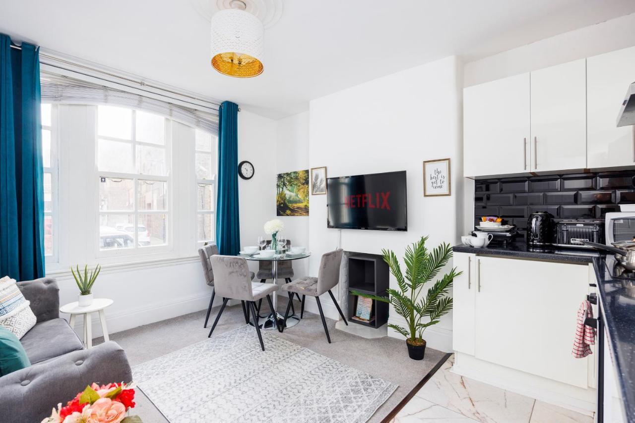 2 Bed Apartment Londra Dış mekan fotoğraf