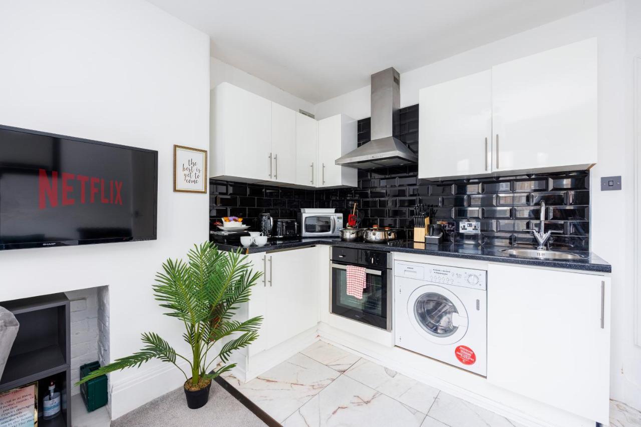 2 Bed Apartment Londra Dış mekan fotoğraf