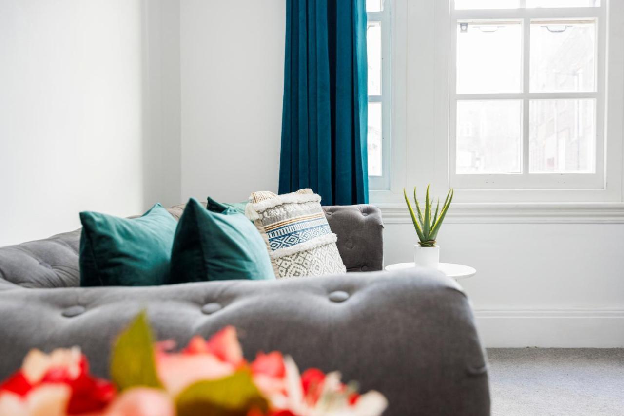 2 Bed Apartment Londra Dış mekan fotoğraf